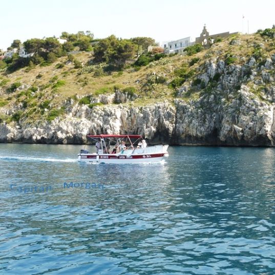 Escursione in barca Castro